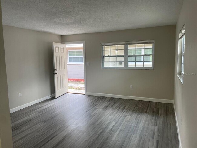 Foto del edificio - 764 Johnson Ave