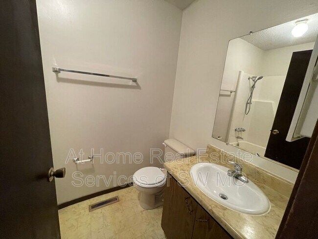 Foto del edificio - 1028 S Lexington Ave