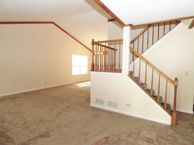 Building Photo - 341 Wooded Knoll Dr