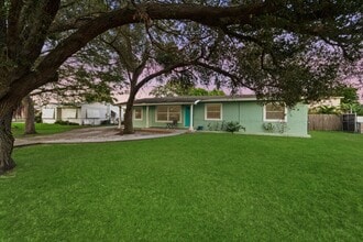 Building Photo - 1424 Willow Rd