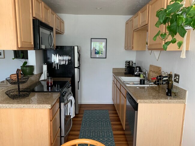 Foto del edificio - 1464 Essex St