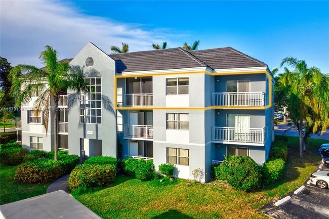 Building Photo - 8650 SW 212th St