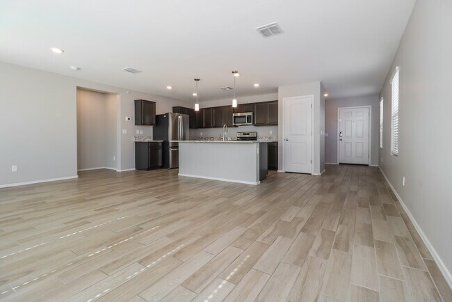 Foto del edificio - 25773 W Euclid Ave