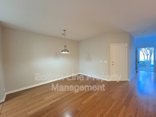 Foto del edificio - 10814 Princeton Village Dr