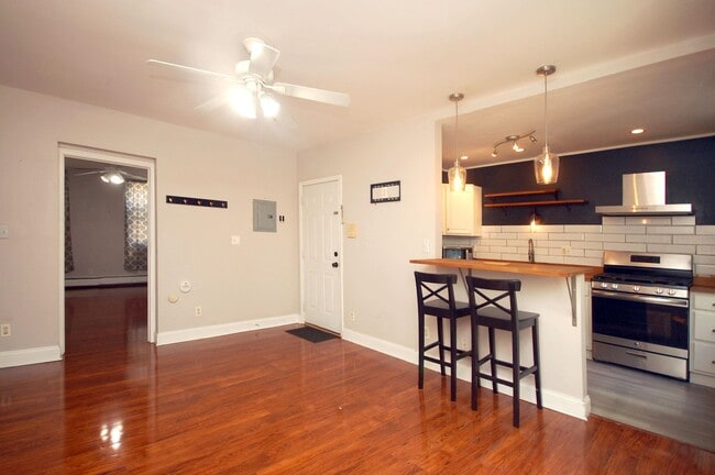 Building Photo - 109 Bowers St