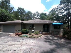 Building Photo - 105 Longleaf Rd