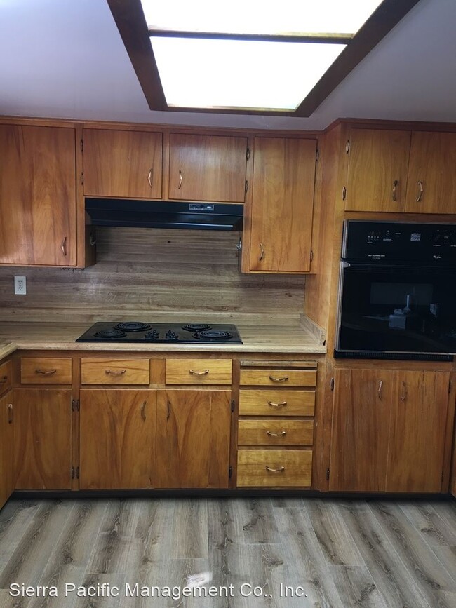 Building Photo - 3 br, 2 bath House - 510 N. George Washing...