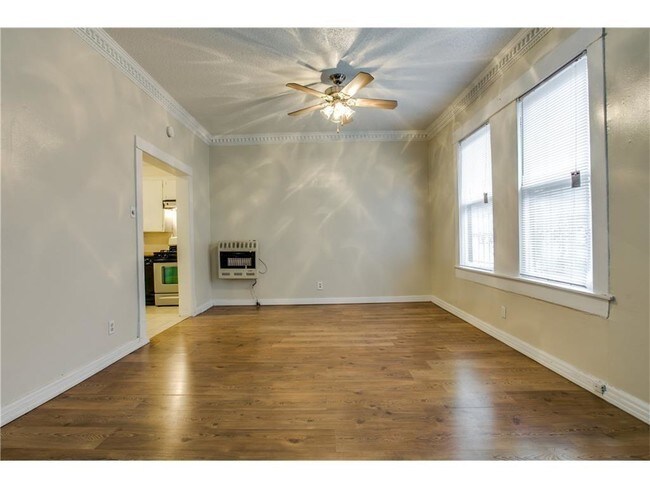 Foto del edificio - 4011 N Hall St