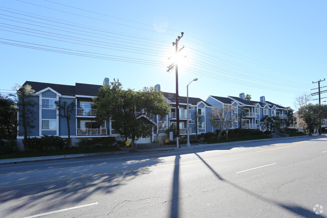 Foto del edificio - Encino Gardens Apartments