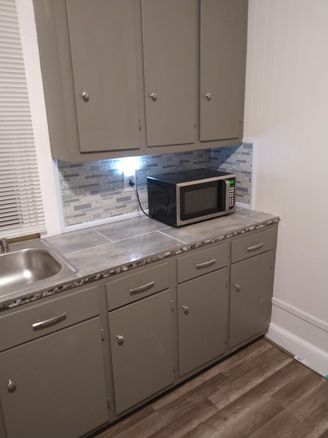 Kitchen - 509 S Commerce St
