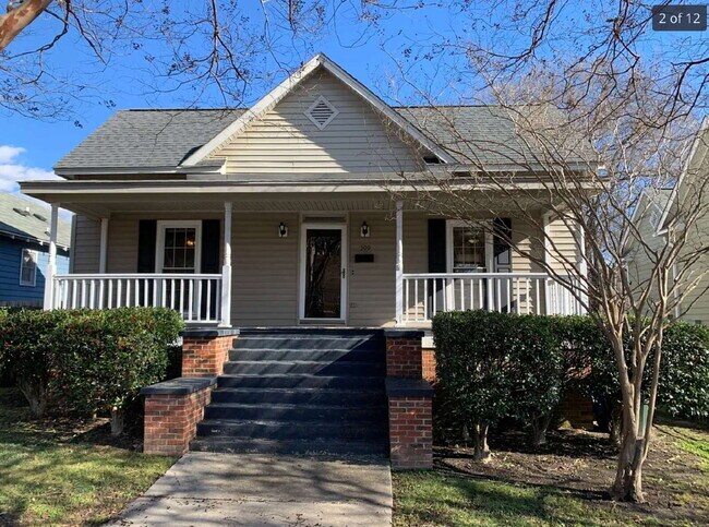 Building Photo - "Charming 3-Bed Home with Hardwood Elegance in Downtown Raleigh Oasis!"