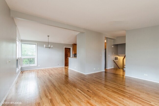 Building Photo - 833 Lavergne Ave