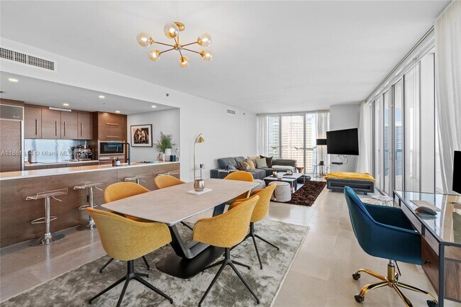 Foto del edificio - 465 Brickell Ave