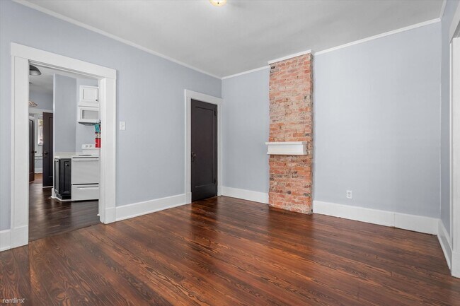 Foto del edificio - 2 br, 1 bath Triplex - 23 South Street A