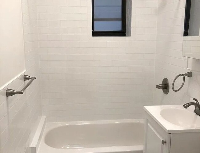 Building Photo - True gem in the heart of Astoria! Very spacious, newly renovated and very quiet 1BD