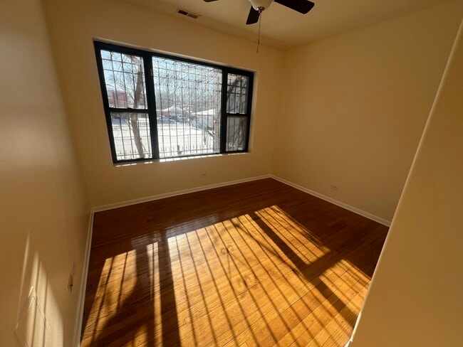 Building Photo - 7748 S Yates Blvd