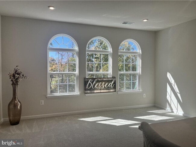 Building Photo - 7977 Independence Dr