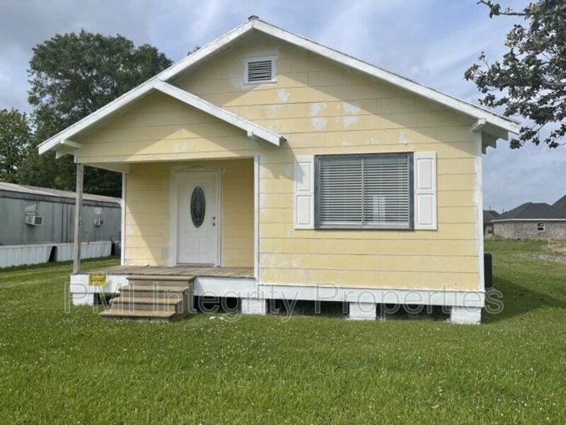 Building Photo - 1055 N Airline Ave