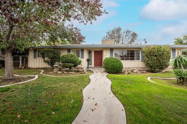 Foto del edificio - 8309 Hall Rd