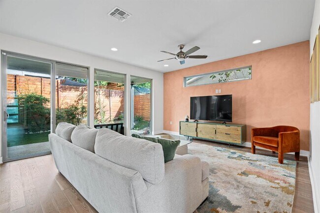 Foto del edificio - 2906 Webberville Rd