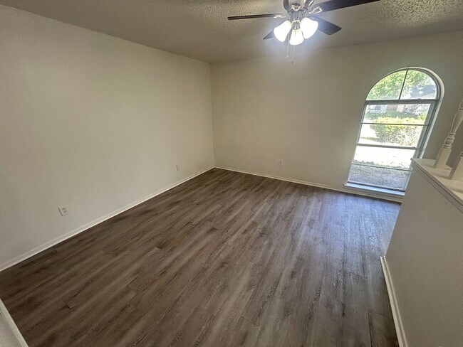 Foto del edificio - 601 Brian Dr