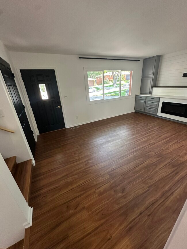 Foto del edificio - 221 Wedgewood Dr