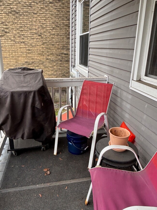 Building Photo - 127 2nd St