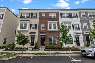 Building Photo - 108 Annapolis St