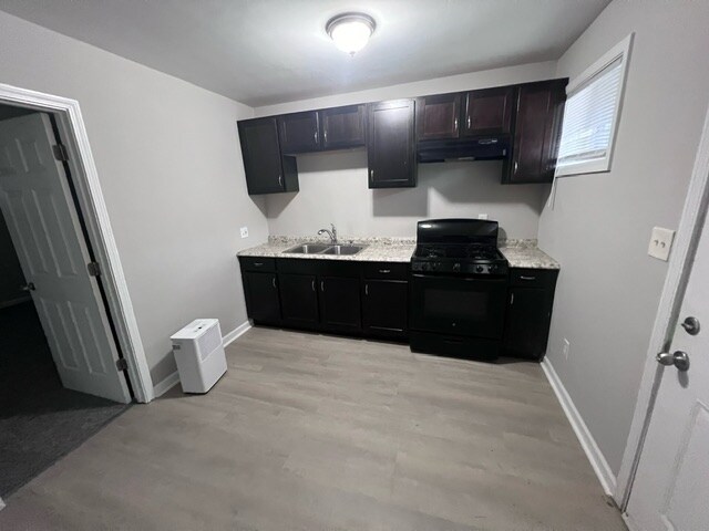 Foto del edificio - 404-406 Kelton Ave
