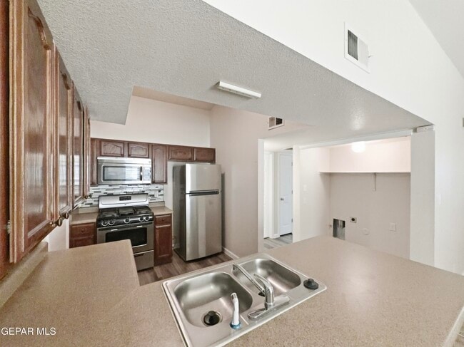 Building Photo - 14183 Rattler Point Dr