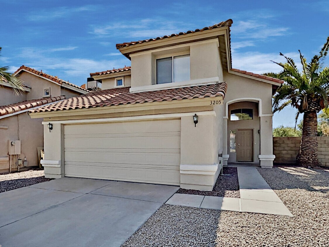 Primary Photo - 3205 E Poinsettia Dr