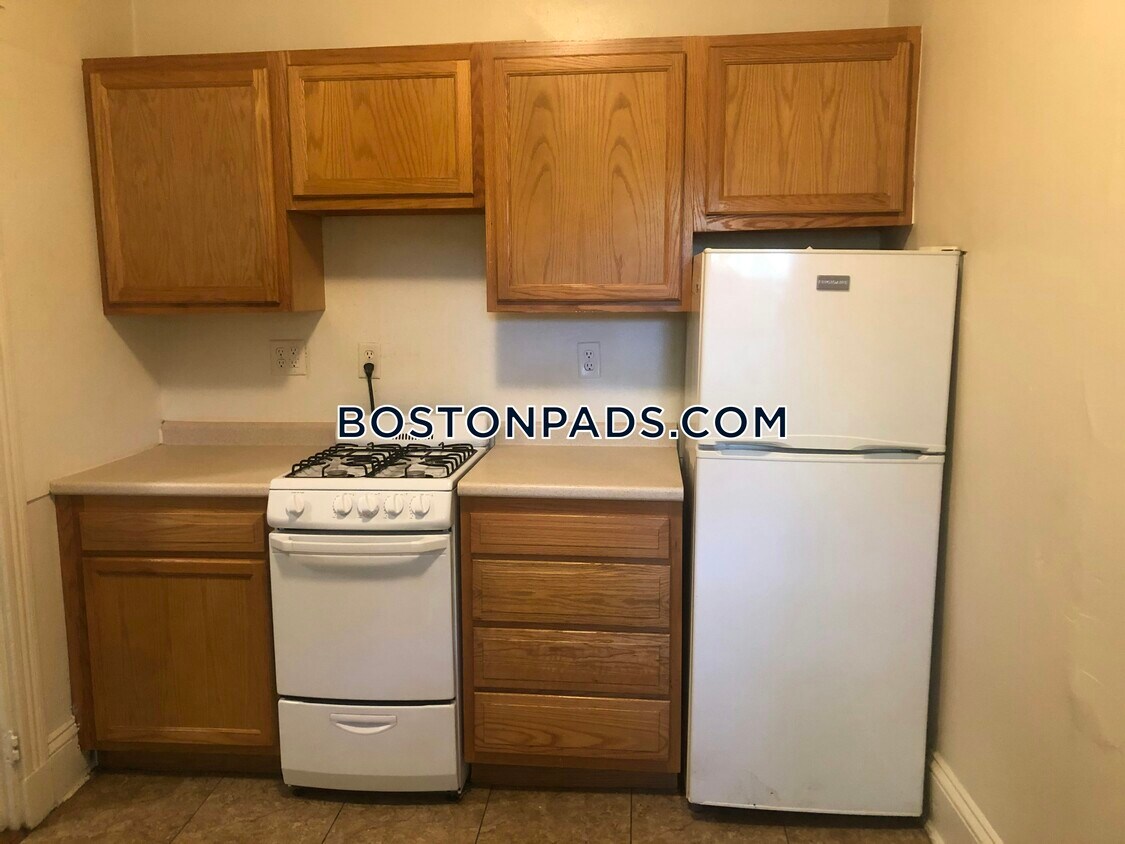 Foto principal - 1377 Commonwealth Ave