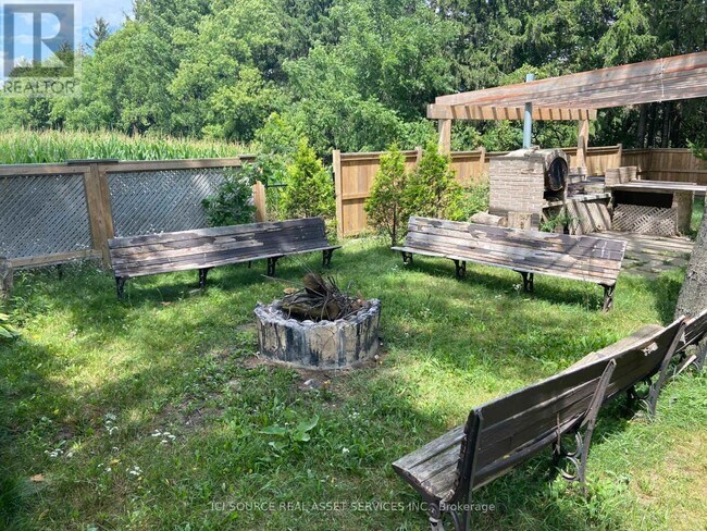 Photo du bâtiment - 14310 Ilderton Rd