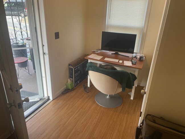 Foto del edificio - 123 Lakeview Ave