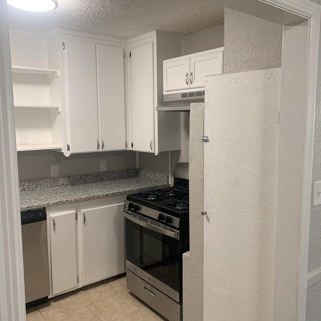 Foto del edificio - 1523 N Columbia Ave