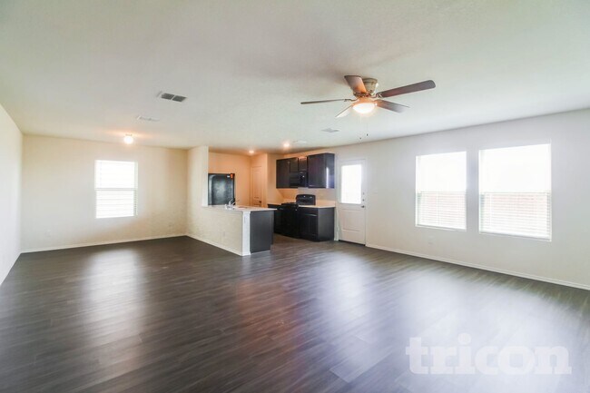 Foto del edificio - 5697 McClelland St