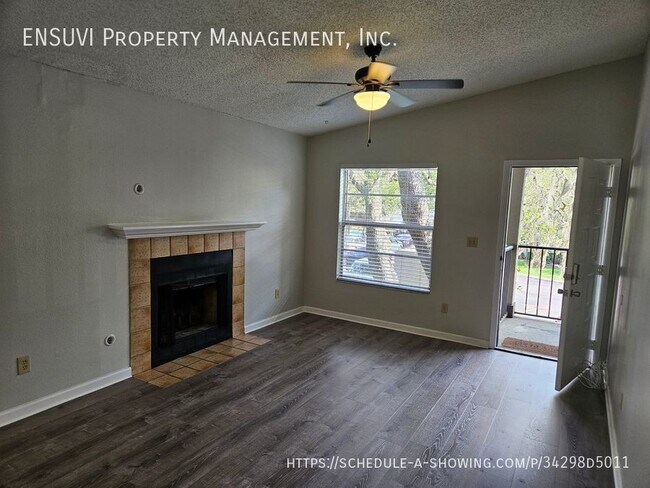Building Photo - 2-bedroom / 2 bath condo is located in the...