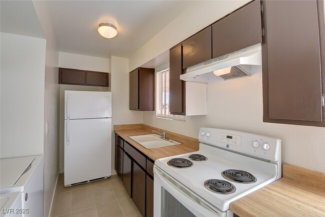 Foto del edificio - 4958 Larkspur St