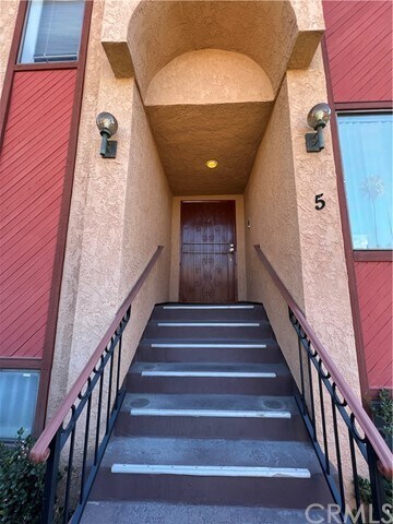 Foto del edificio - 818 W Naomi Ave