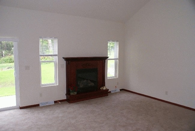 Building Photo - 1717 River View Ave