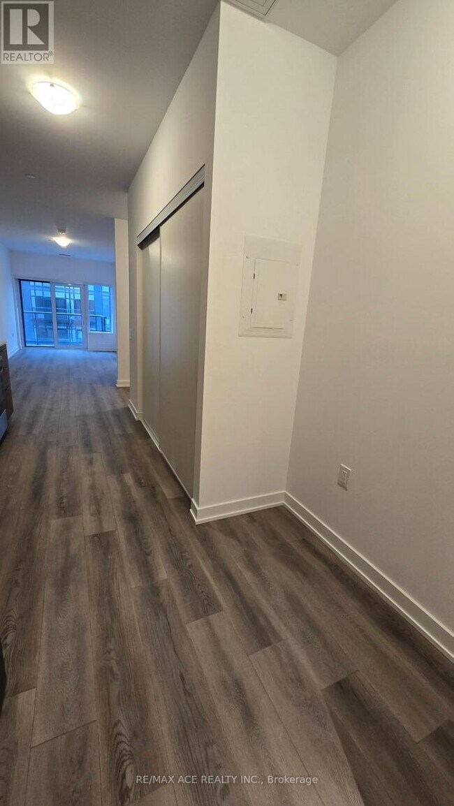 Photo du bâtiment - 7439 Kingston Rd