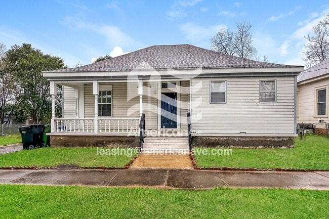 Building Photo - 3513 3rd Ave