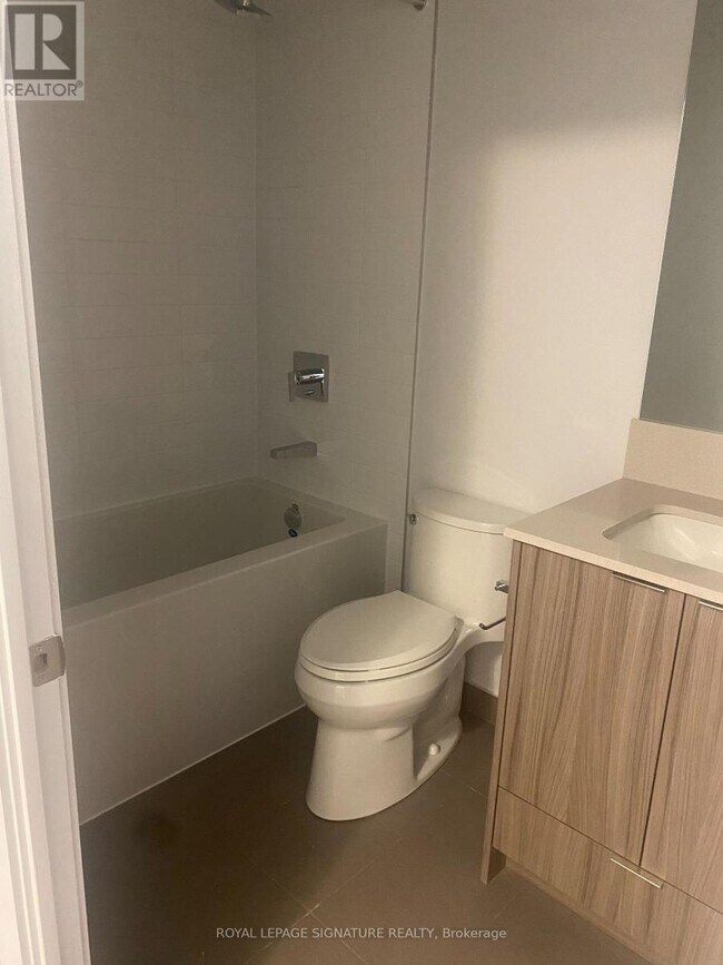Building Photo - 430-2430 Square One Dr