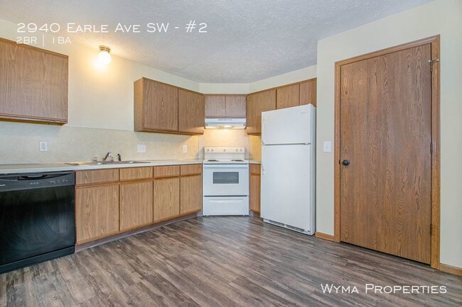 Building Photo - 2940 Earle Ave SW