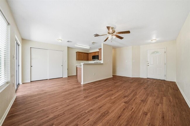 Building Photo - 1910 Steeds Crossing