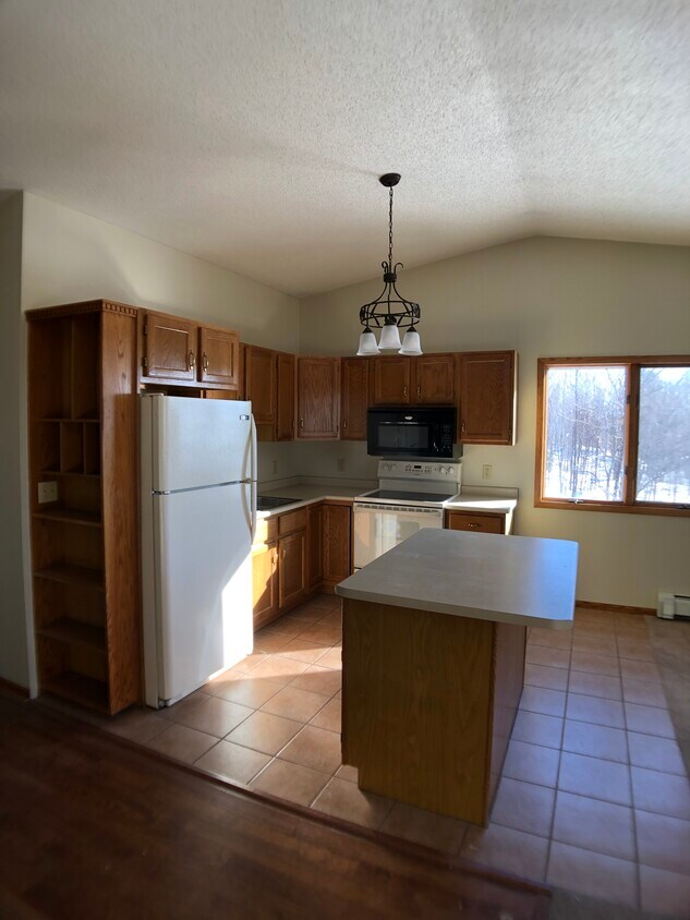 924 W Ridge St Unit 2, Marquette, MI 49855 Apartments in Marquette