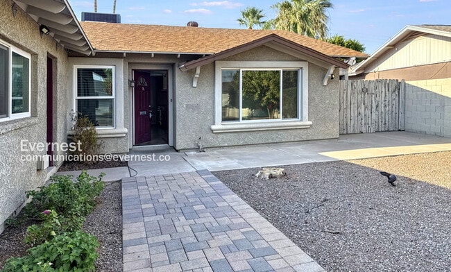 Foto del edificio - 8726 E Bonnie Rose Ave