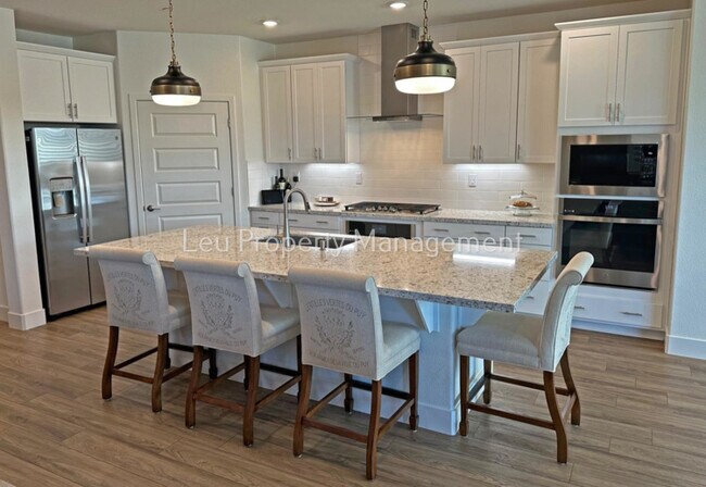 Building Photo - 8821 Cerro Vista Dr