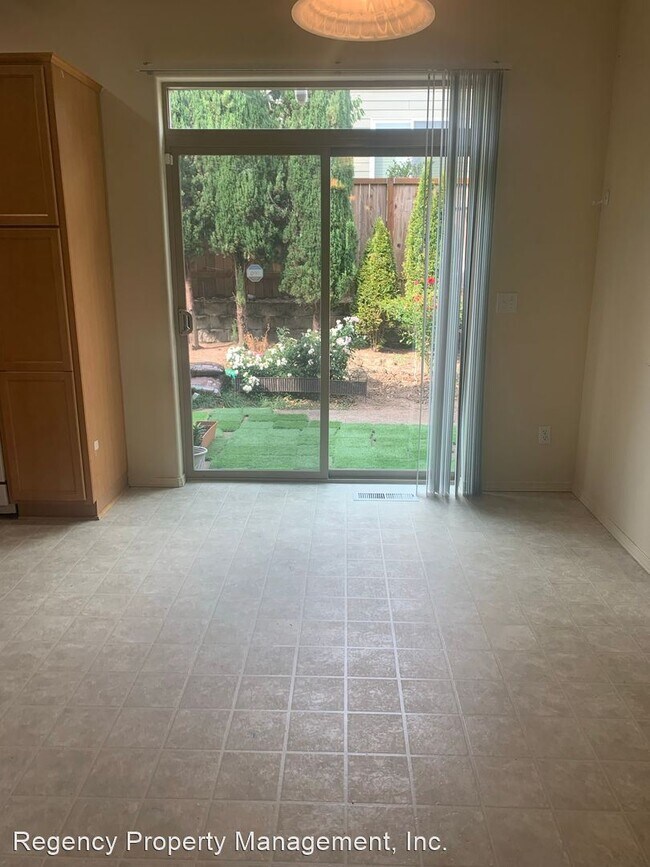 Foto del edificio - 17475 SW Rose Petal Ln
