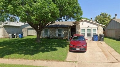 Building Photo - 105 W Way Dr